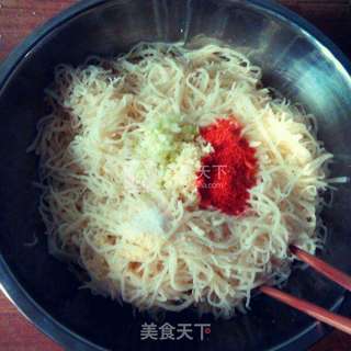 特色油泼土豆丝的做法步骤:11