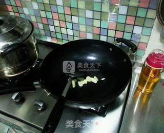 红油娃娃菜烧大虾的做法步骤:5