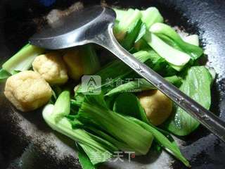 油豆腐青菜螃蟹汤的做法步骤:3
