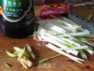 葱爆大虾的做法步骤:2