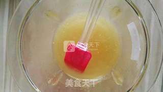 莲蓉蛋黄月饼的做法步骤：3