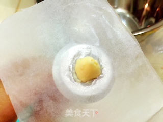 花朵纸杯蛋糕(意式奶油霜裱花)的做法步骤:13
