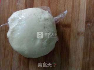 紫薯蛋黄酥的做法步骤:2