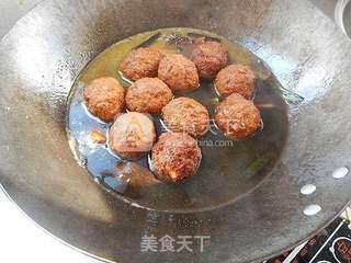 红烧狮子头的做法步骤:9