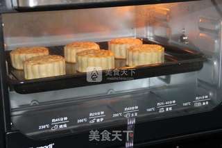 广式月饼的做法步骤:9