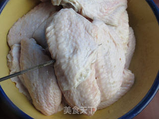 蜜汁奥尔良烤鸡翅的做法步骤:2
