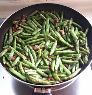 简易版干煸四季豆的做法步骤:6