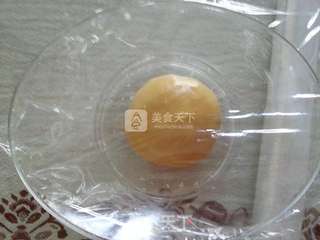 蔓越梅椰蓉月饼的做法步骤:3