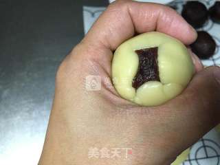 豆沙月饼的做法步骤:6