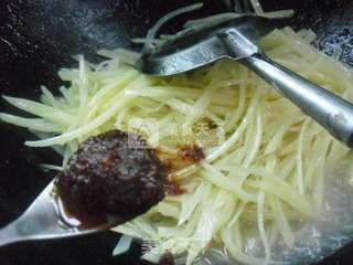 沙茶酱牛肉土豆丝的做法步骤：7