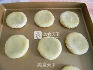黑芝麻花生馅苏式月饼的做法步骤:17