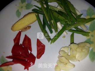 焖鲨鱼的做法步骤：2