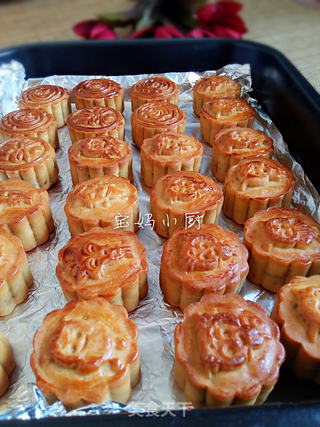 广式五仁月饼的做法步骤:23