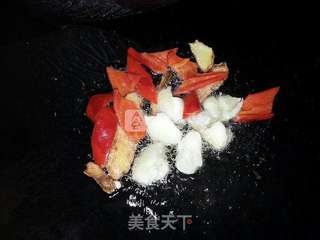 焖鲨鱼的做法步骤：3