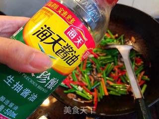 肉丝炒蒜苔的做法步骤:8