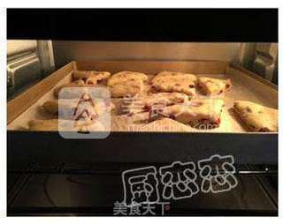 坚果蔓越莓司康的做法步骤:4