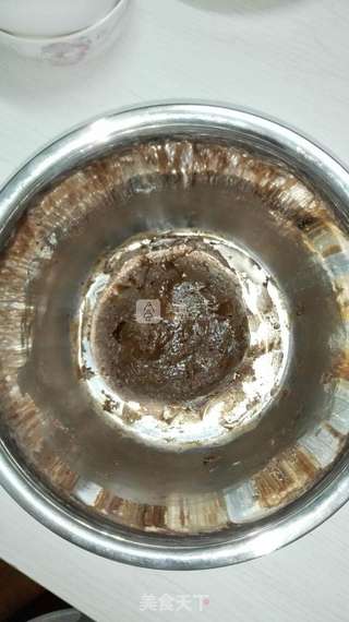 可可莲蓉蛋黄月饼(50G模)的做法步骤:2