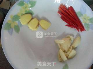 烧红娘鱼的做法步骤:2