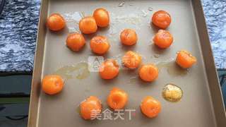 广式豆沙蛋黄月饼的做法步骤:5