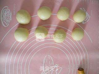 黑芝麻花生馅苏式月饼的做法步骤：11