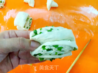 葱香花卷的做法步骤:17