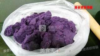 广式紫薯椰蓉月饼的做法步骤:4