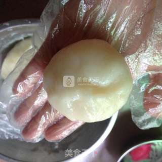 豆沙冰皮月饼的做法步骤:4