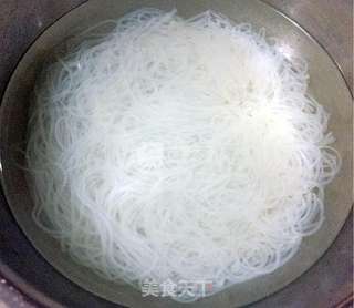 蒜蓉粉丝蒸带子的做法步骤:3