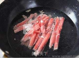 金针菇炒牛腩的做法步骤:2