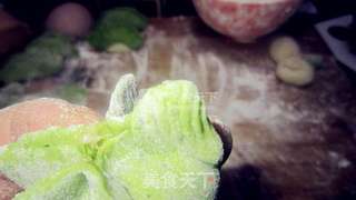 五彩饺子闹“中秋”的做法步骤:4