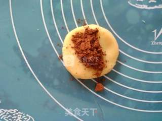 四色桃山月饼的做法步骤:27
