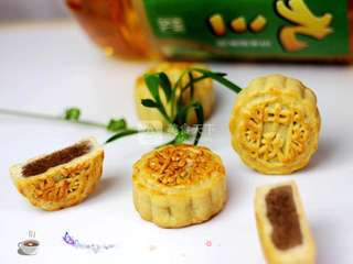 广式豆沙月饼的做法步骤:9