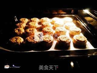 广式豆沙月饼的做法步骤:8