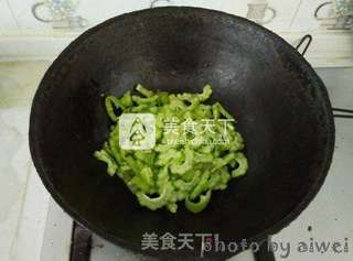 苦瓜小炒肉的做法步骤:11