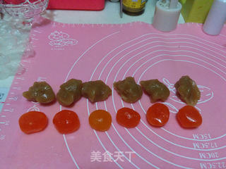 紫薯蛋黄桃山月饼的做法步骤:3