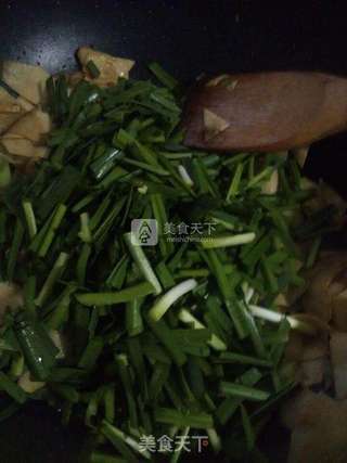 韭菜干豆腐的做法步骤:4