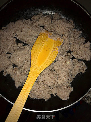 红莲蓉月饼的做法步骤:4