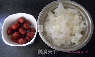红枣雪梨银耳糖水的做法步骤:2