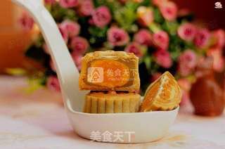 广式莲蓉蛋黄月饼的做法步骤:18