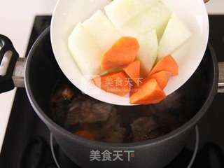 罗汉果冬瓜煲排骨汤的做法步骤:4