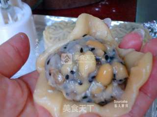 广式火腿五仁月饼的做法步骤:11