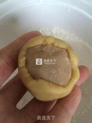 广式莲蓉月饼的做法步骤:18