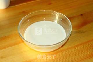黄桃焦糖布丁的做法步骤:2