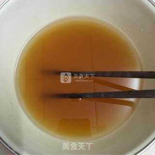 广式莲蓉蛋黄月饼的做法步骤:2