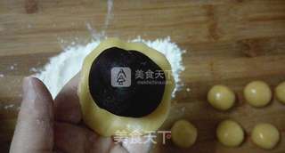 花好月圆——豆沙月饼的做法步骤:13