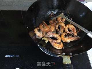 油爆大虾的做法步骤:3