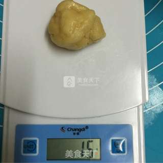 广式莲蓉蛋黄月饼的做法步骤:11