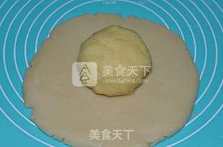 玫瑰果仁双酥月饼的做法步骤:7