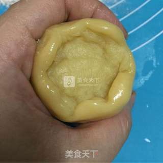 广式莲蓉蛋黄月饼的做法步骤：12