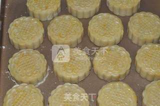 玫瑰果仁双酥月饼的做法步骤:18